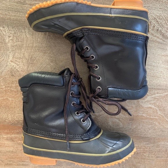 Rain boots 🥾 - Picture 3 of 9